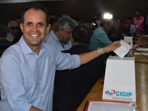 Pedido do MPE culmina na indisponibilidade de bens de prefeito e vice-prefeito de Carneiros 