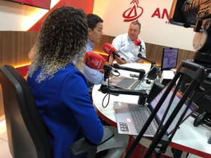 Henrique Vilela vai pedir ajuda a Paulo Dantas para o turismo em Porto de Pedras, nesta quarta (30)