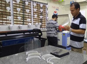 Projeto de Laboratório da Ufal garante produção de quase oito mil protetores faciais