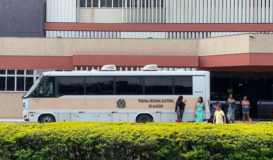 Ônibus itinerante do TRE atende indígenas e quilombolas em São Sebastião e Santa Luzia do Norte