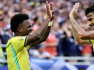 Brasil domina Escócia, vence e avança na Copa do Mundo como líder do grupo