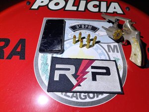 Jovem atira contra guarnição da PM no Bosque das Arapiracas e é baleado após abordagem policial