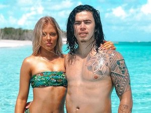 Fã pede nudes de Luisa Sonza e Whindersson rebate: 'Triste isso'