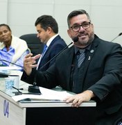 Leonardo Dias aprova lei que garante acesso de pais às bibliotecas escolares