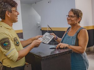 Saiba como recuperar placas de veículos perdidas durante fortes chuvas em Maceió