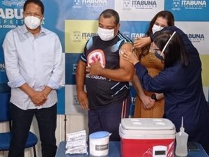 Socorrista pega covid após tomar 2ª dose da vacina; Butantan explica caso