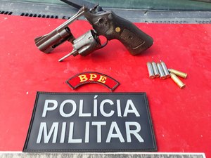 Jovem é preso em flagrante com arma de fogo no litoral de Maceió