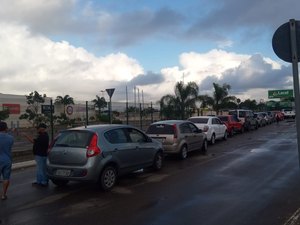 [Vídeo] Grande movimentação é registrada para aplicação da segunda dose da vacina CoronaVac, em Arapiraca