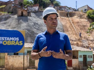 Renasce Salgadinho: equipes da Infraestrutura de Maceió junto com vice-prefeito visitam obras