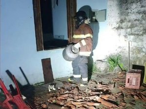 Explosão de botijão de gás destrói cozinha de igreja em Penedo