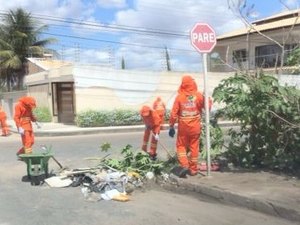 Prefeitura mantém coleta regular do lixo e conta com apoio da população de Arapiraca