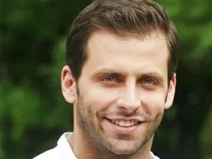 Mãe da filha de Henri Castelli será indiciada por intolerância religiosa