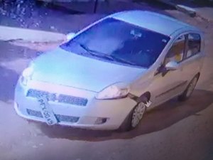 [Vídeo] Carro é roubado na Santa Lúcia, em Maceió