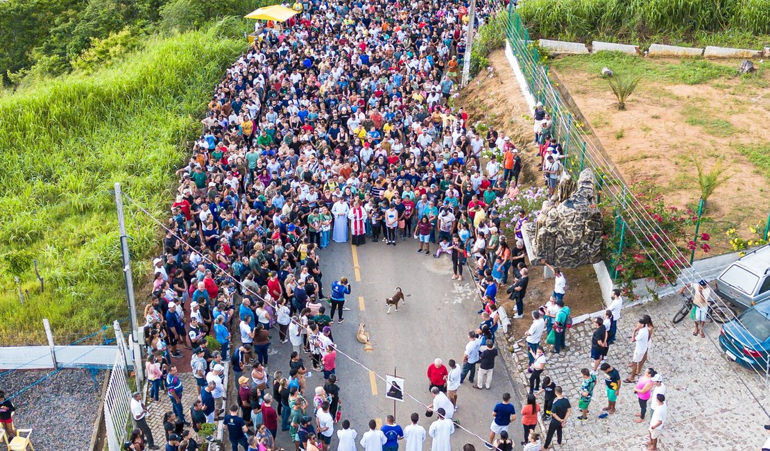 Da Via Sacra ao espetáculo da Paixão: dia de fé e emoção marca Sexta-Feira Santa em Palmeira dos Índios