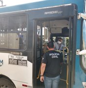 Policiais civis realizam fiscalização para evitar contágio com a Covid-19
