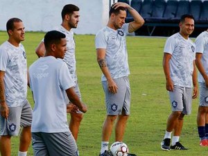 Jogadores do Remo voltam a reclamar de salários atrasados e cobram diretoria