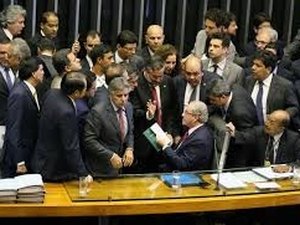 Oposição é eleita para comissão do impeachment