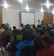 Prefeita de Porto Calvo apresenta projeto do Pátio da Feira aos feirantes