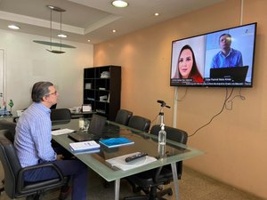 Aula online marca o início do retorno e do início do ano letivo em Maceió