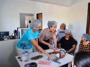 Deputada Gabi Gonçalves realiza Oficina de Panetones em Maribondo