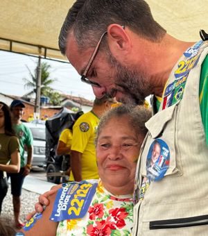 Leonardo Dias agradece carinho durante carreata de apoio a Flávio Bolsonaro