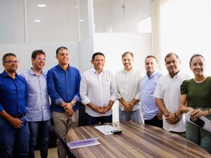 Prefeito anuncia pagamento do rateio do Fundeb para a Educação