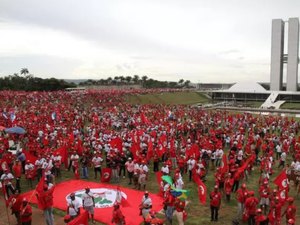Reportagens com histórico de invasões de sem-terra no Congresso circulam nas redes sociais e contradizem fala de Lula