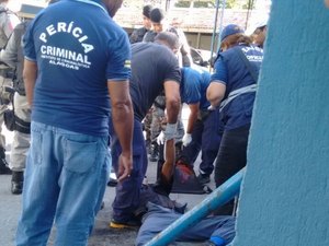 Vigilante é morto a tiros dentro de estacionamento da Adefal; criminosos fogem