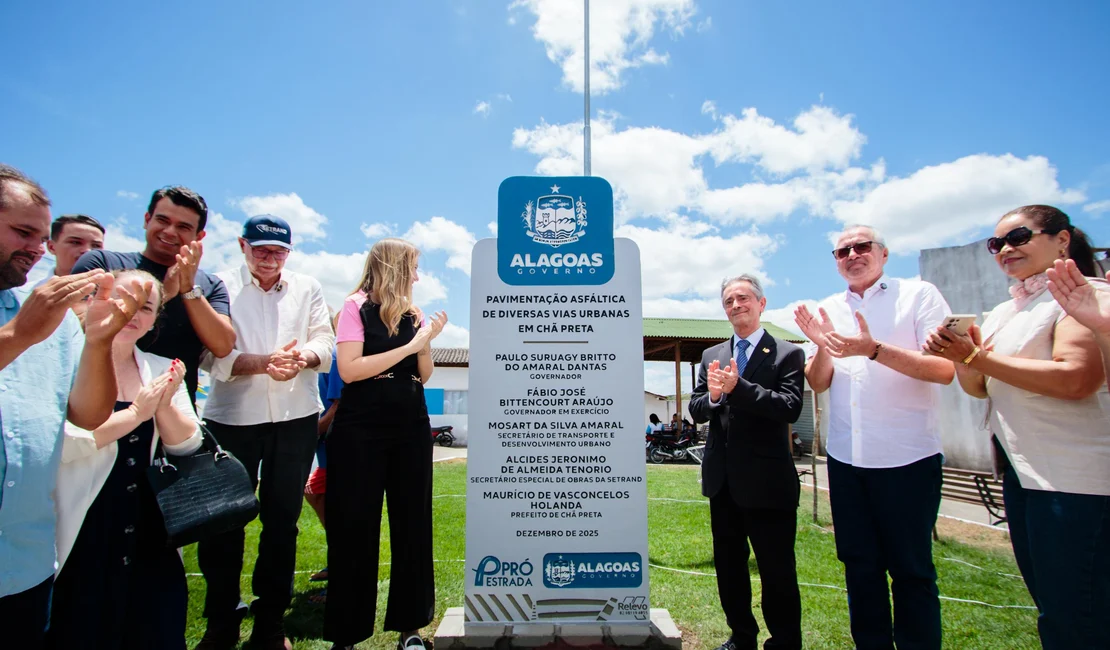 Governador em exercício inaugura pavimentação em Chã Preta e destaca avanço das obras em Alagoas