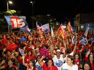 Eleições 2024: caminhada das Mulheres com Bocão reúne duas mil deodorenses