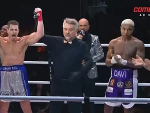 Davi Brito vira piada na web após perder luta para Sacha Bali