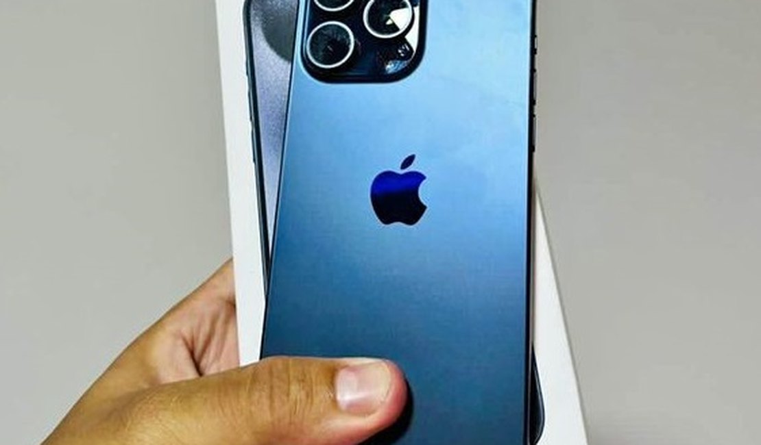 Homem compra iPhone 15 Pro Max pela OLX e acaba na delegacia