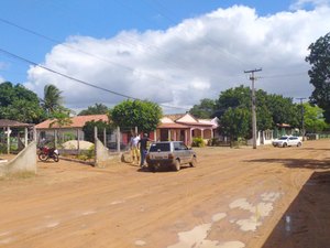 [Vídeo] Moradores de Craíbas denunciam que desmonte de mineradora provoca rachaduras em  residências