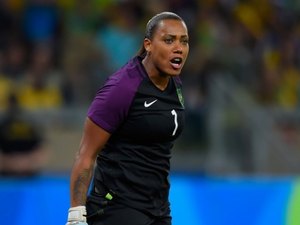Goleira pega pênaltis, Brasil vence Austrália e vai à semi