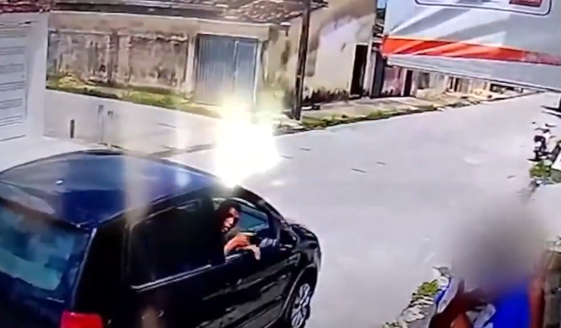 Câmera de segurança residencial flagra roubo de veículo no bairro do Pilar em Maceió