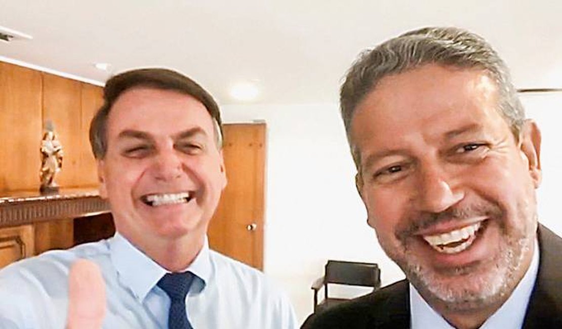 Bolsonaro fica de fora das articulações pela presidência da Câmara após Arthur Lira perder aliados