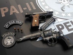 Jovem é preso com duas armas durante abordagem na cidade de Capela