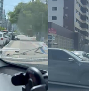 Colisão entre carros deixa um ferido nas proximidades da Praça do Skate