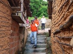 Prefeitura realiza trabalho de prevenção e retira famílias de áreas de risco