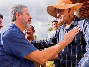 Arthur Lira entrega obras em toda a AL e é o nome preferido das lideranças para o Senado