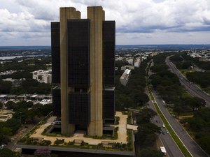 Mercado financeiro eleva projeção da inflação para 4,81% este ano