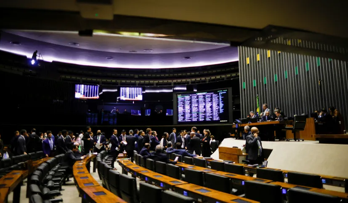 Líderes da Câmara propõem prazos e mais deputados em comissões mistas nas análises de MPs