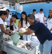 Prefeitura de Maragogi entrega dez toneladas de peixes