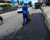 Operação Tapa-Buraco recupera trecho na Avenida Comendador Gustavo Paiva