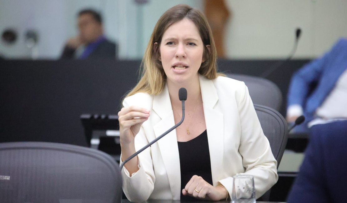 Cibele Moura reage à ação judicial sobre progressão parcial no Colégio Tiradentes