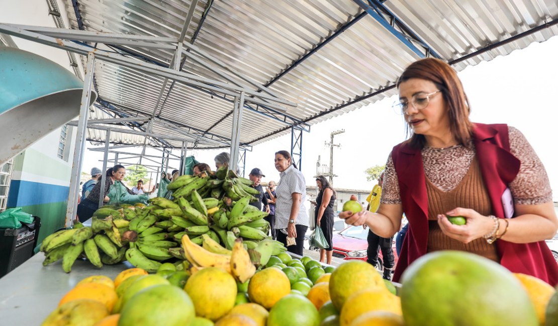 Semed promove feira agrícola para servidores e comunidade