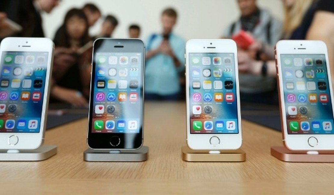 Apple lança 'iPhone barato' para países emergentes