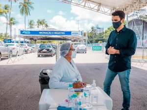 Prefeito JHC anuncia vacinação para guardas municipais a partir de hoje (5)