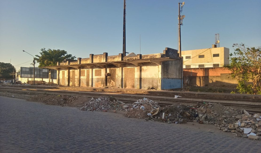 Abandonada há décadas, estação ferroviária de Arapiraca vai virar biblioteca e espaço de convivência