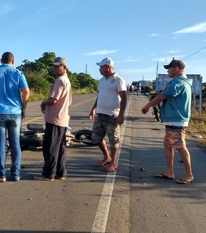 Cabo da PM morre após colidir em traseira de caminhão no Agreste